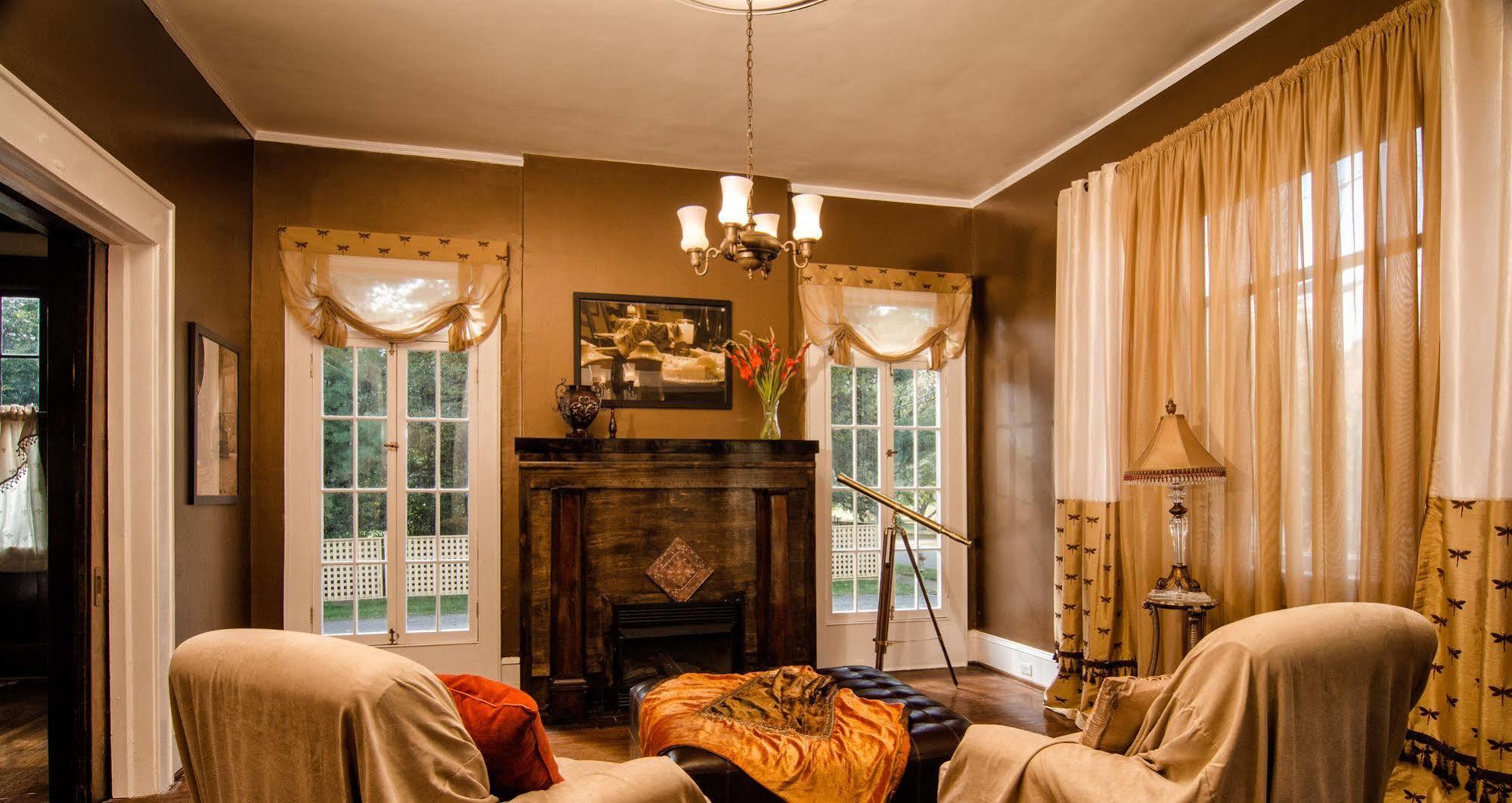 Morgan And Wells Bed And Breakfast Шелби Екстериор снимка