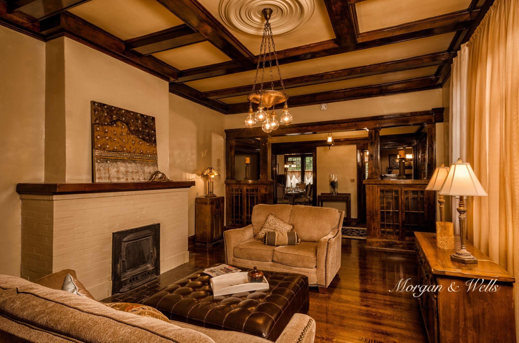 Morgan And Wells Bed And Breakfast Шелби Екстериор снимка